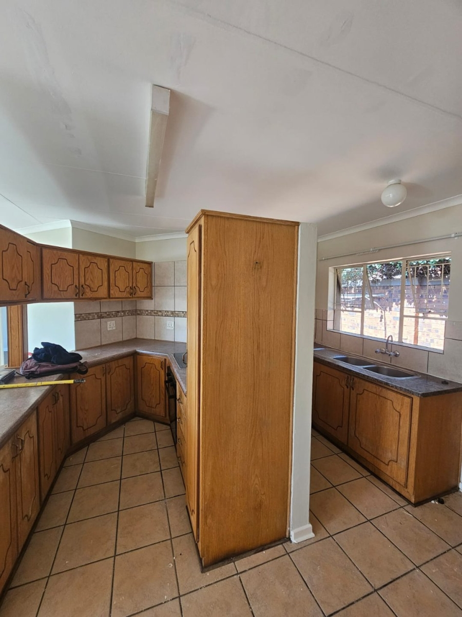 To Let 2 Bedroom Property for Rent in Pentagon Park Free State